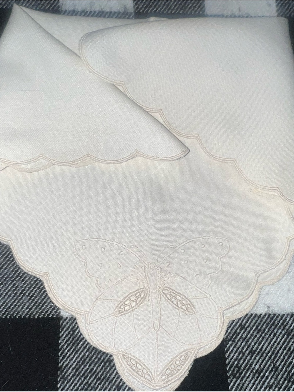 Vintage Cream Scalloped Butterfly Linen Accent